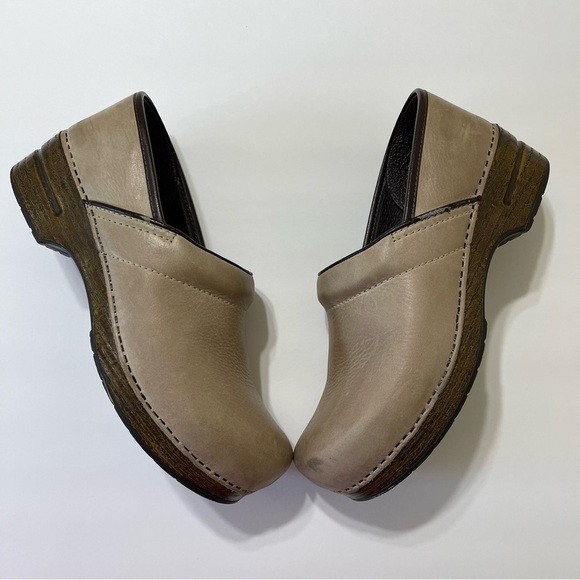 Dansko Women EU 43 US 12.5-13 Soft Leather Slip On Clogs Mules Tan Beige Nursing - Picture 1 of 11